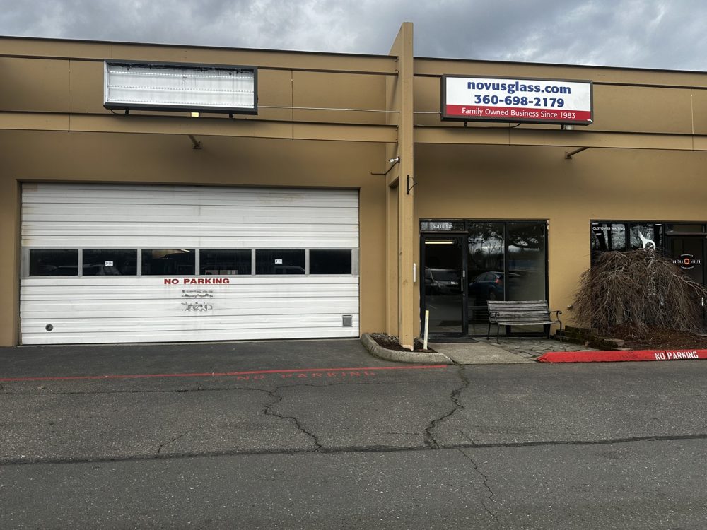 Empty former Novus Glass storefront in Silverdale